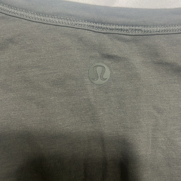 Lululemon Women's olive green crop top - Picture 3 of 5